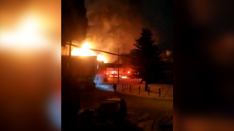 Fire at an old motel in Wetaskiwin on Jan. 15, 2020. (Credit: Patricia Broatch)