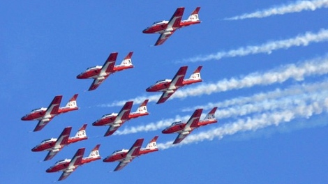 Top guns thrill at Toronto's airshow over the weekend.