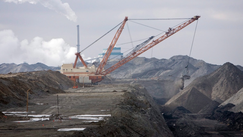 A dragline works in coal pits in front of the SaskPower Shand Power Station on Tuesday, March 19, 2008 south of Estevan, Saskatchewan. THE CANADIAN PRESS/Troy Fleece (File image)