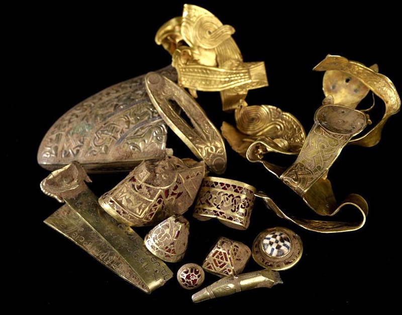 Largest hoard of Anglo-Saxon treasure found in U.K. | CTV News