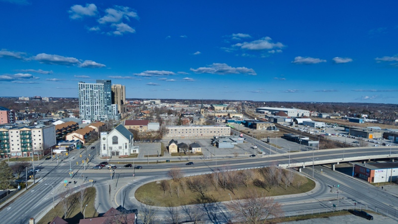 A drone photo taken at 4 p.m. on Saturday, March 21, 2020 shows few cars on Adelaide Street along with King and York streets. (Source: Joe O'Neil)