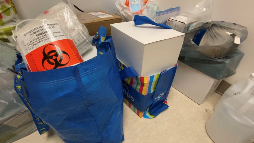 uOttawa medical students collect supplies