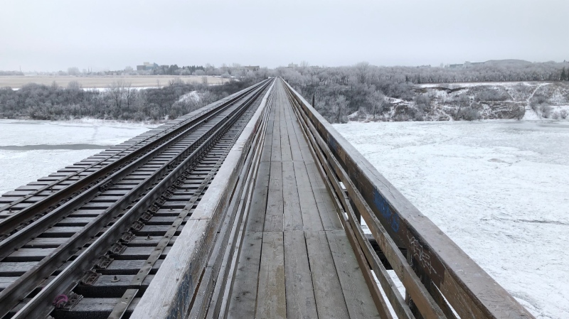 A file photo shows the CP Rail Pedestrian Bridge in Saskatoon.
