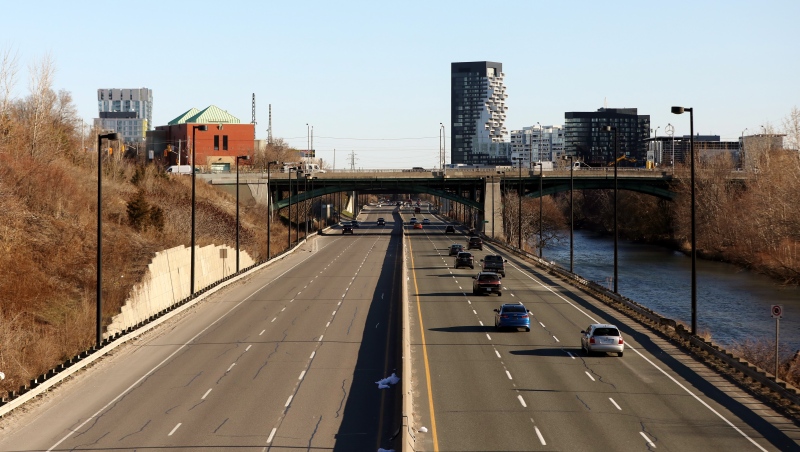Toronto's normally jammed Don Valley Parkway is seen during the evening rush on Thursday, April 2, 2020. (Colin Perkel/The Canadian Press)