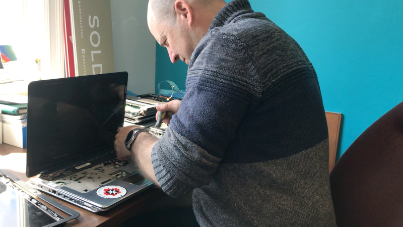 Napanee’s David Alford is refurbishing old computers for students to use during the COVID-19 pandemic.  (Kimberley Johnson/CTV News Ottawa0