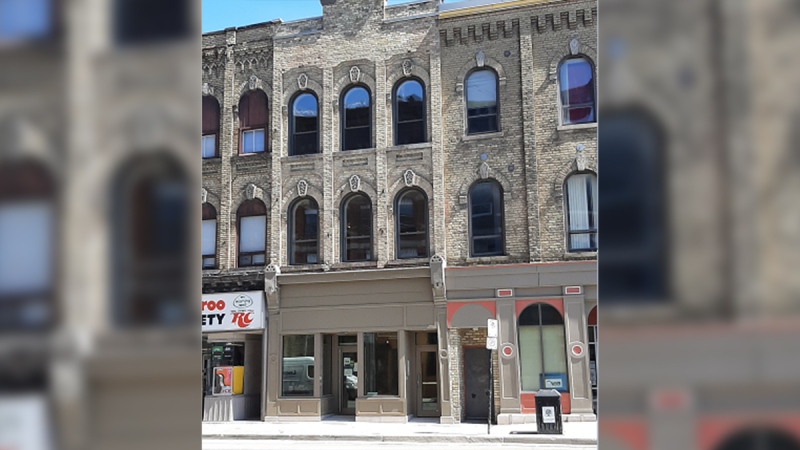 340 Richmond St. is seen before construction. (@YOU_London / Twitter)