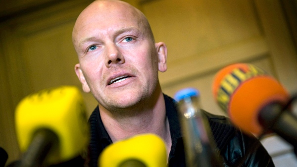 Former Toronto Maple Leafs captain Mats Sundin announces his retirement during a news conference in Stockholm, on Wednesday Sept. 30, 2009. (AP / Scanpix, Claudio Bresciani)