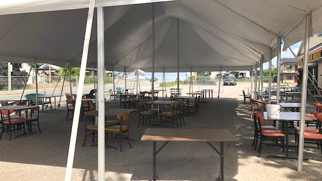 The Renfrew County and District Health Unit told The Rocky Mountain House in Renfrew to take down its patio tent due to COVID-19 restrictions. (Photo courtesy: Kim Limlaw)