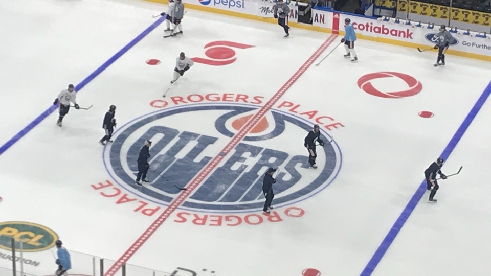 Oilers return to play training camp