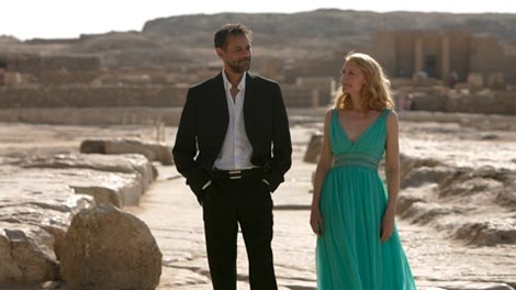 Patricia Clarkson and Alexander Siddig in 'Cairo Time'