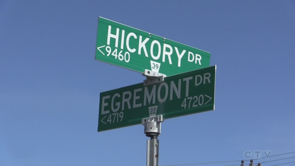 Hickory Drive and Egremont Drive signs