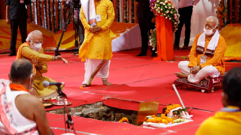 Modi performs the groundbreaking ceremony