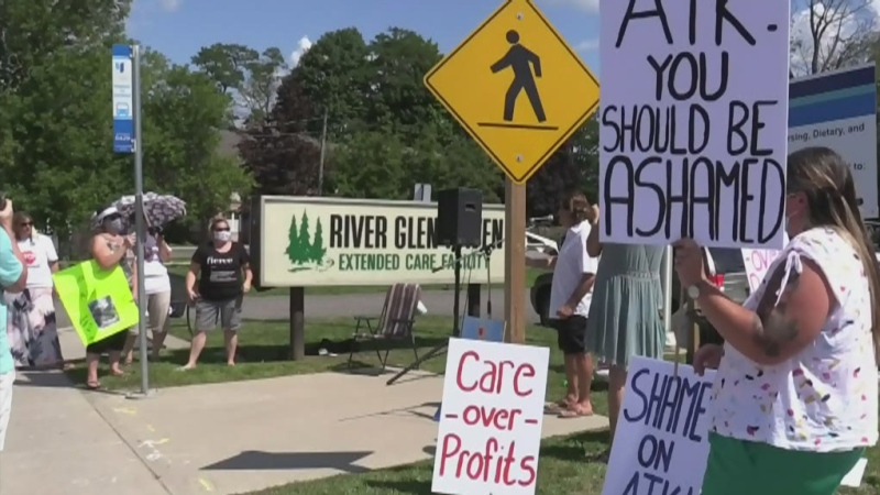 Protestors gather outside the 
River Glen Haven Nursing Home in Sutton on Fri., Aug. 14, 2020. (Mike Arsalides/CTV News)