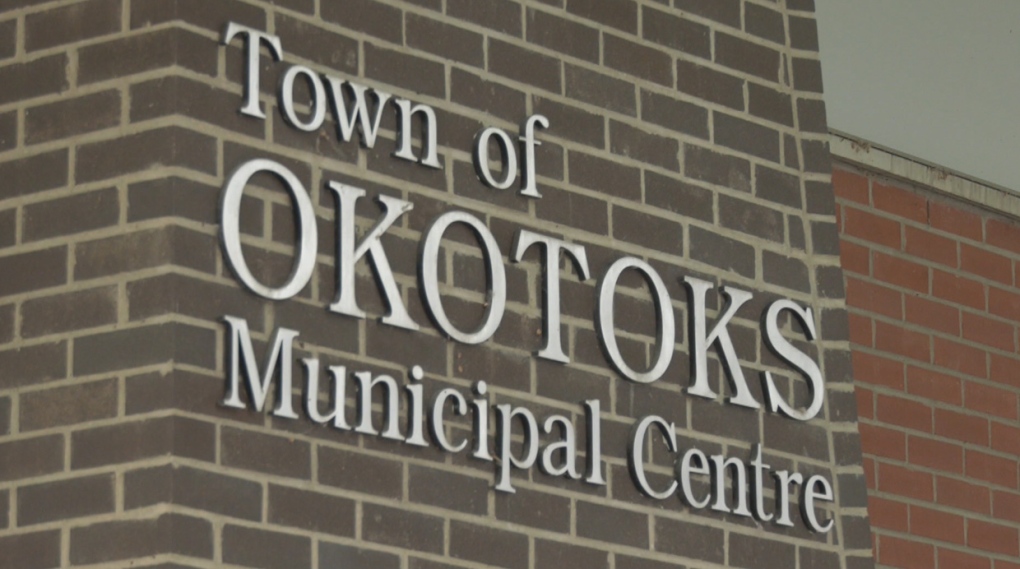 Okotoks, municipal building