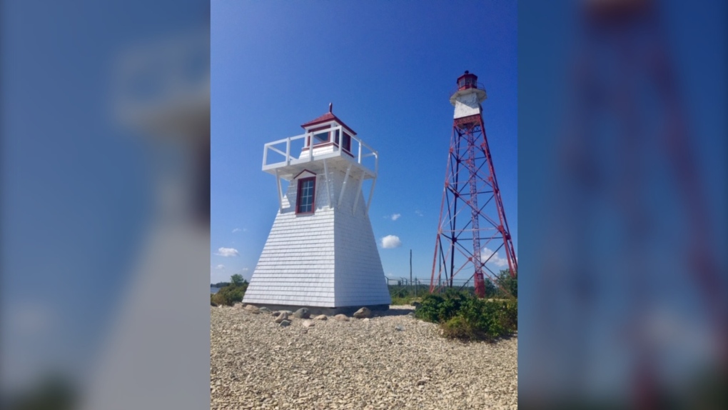 Gull Harbour lighthouses