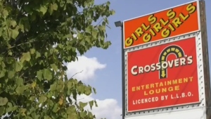 Crossovers Entertainment on Dunlop Street in Barrie, Ont. (Craig Momney/CTV News)