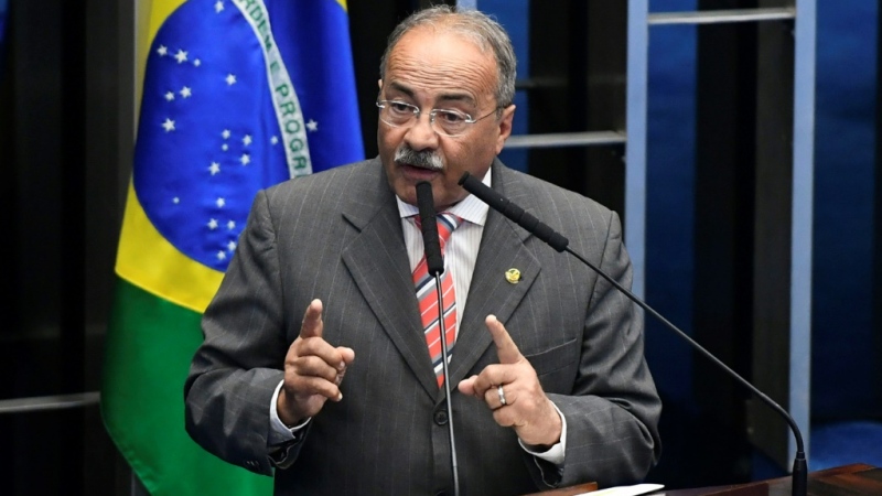 Brazilian federal officers raided the home of Senator Chico Rodrigues as part of a corruption probe, and found 30,000 reales ($5,300) in cash, part of which was discovered in Rodrigues's underwear. (AFP)