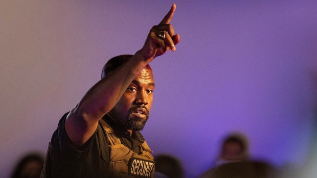 Polisi menyelidiki Kanye West setelah keluhan baterai