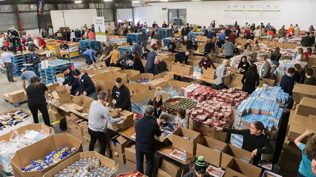 Quebecers at food bank in Montreal