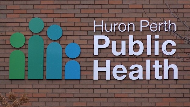Huron Perth Public Health sign (Scott Miller / CTV News)