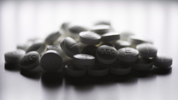 Washington mencari lebih dari US miliar dari distributor opioid
