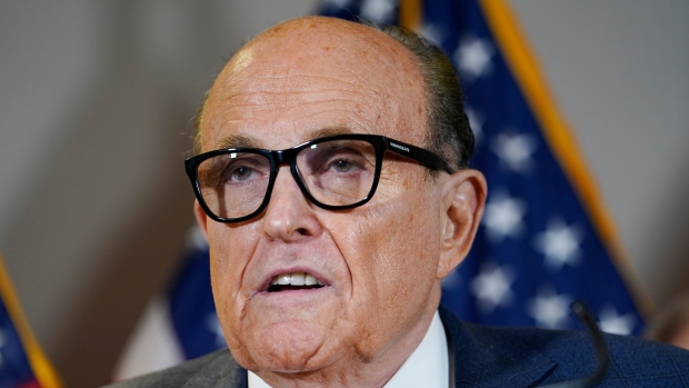 Rudy Giuliani suspendido de la práctica de la abogacía por comentarios electorales de Trump