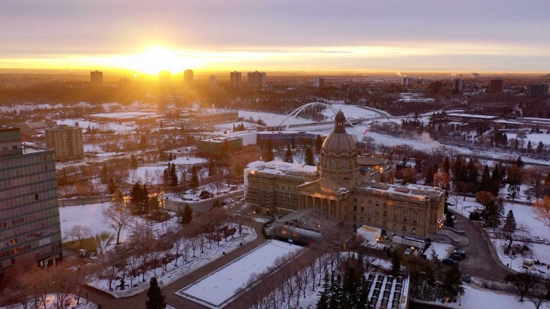 Alberta legislature, Walterdale Bridge, winter