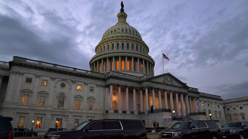 Dusk falls over the Capitol in Washington, on Dec. 21, 2020. (Jacquelyn Martin / AP)