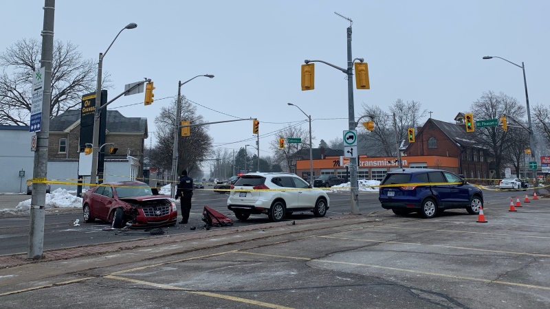 Several vehicles damaged after a four-vehicle crash at a Brantford intersection. (Carmen Wong / CTV Kitchener)