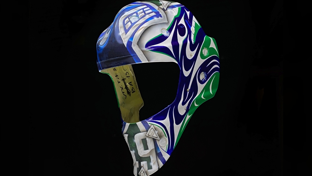 New Braden Holtby mask