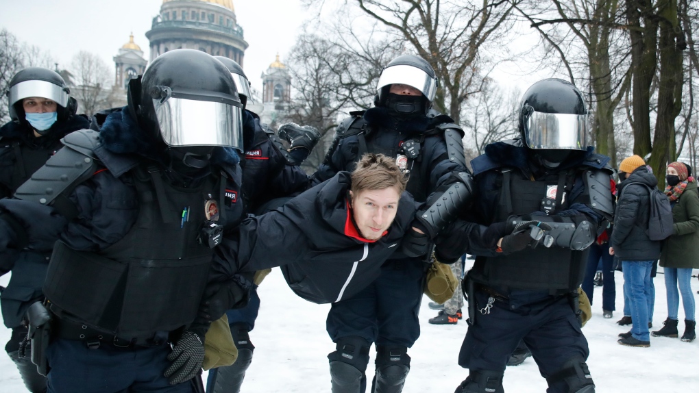 Russian police arrest 3,000 protesters demanding Navalny's release | CTV  News