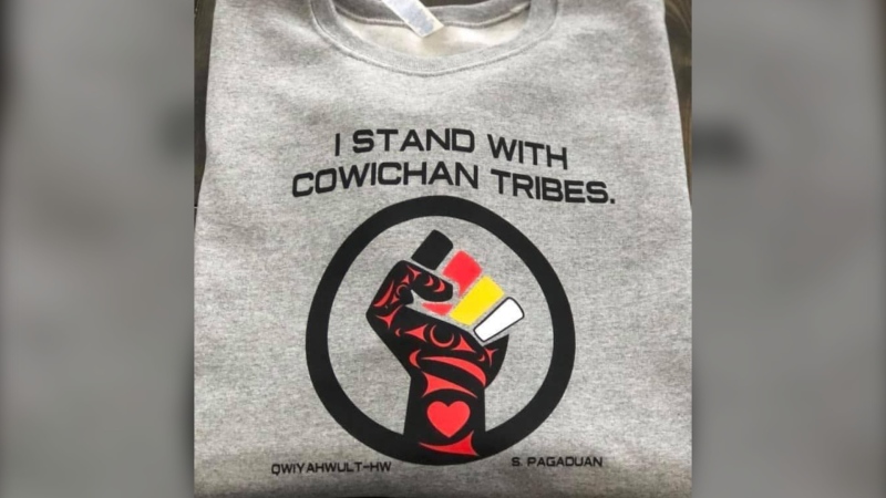 Instead of words, Pagaduan decided to create a colourful image of a fist with an eagle that reads “I Stand With Cowichan Tribes.” 