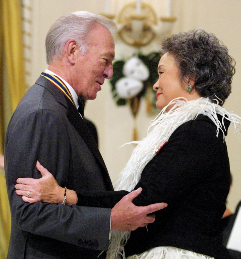 Governor General Adrienne Clarkson (right) present