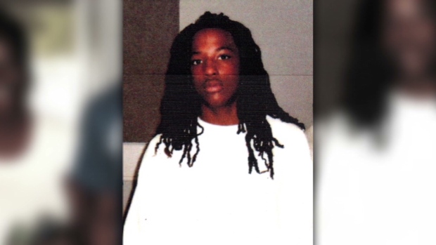 Kendrick Johnson: Tidak ada tuntutan yang diajukan dalam kematian remaja Georgia yang ditemukan di tikar gym yang digulung