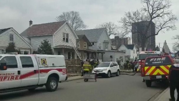 Fire crews on scene in the 300 block of Elliot Street West. (Courtesy @_OnLocation_ via Twitter)