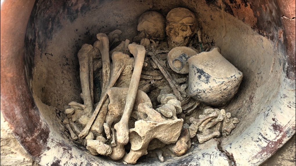 Interior of La Almoloya grave 38