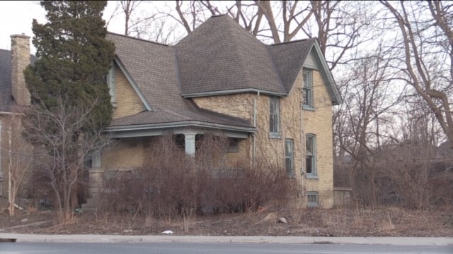 100 Stanley St. is seen boarded up on March 22, 2021. (Daryl Newcombe / CTV London)