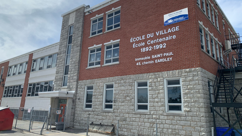 The Portages-de-l'Outaouais school board says Ecole du Village is closed because of a COVID-19 outbreak affecting dozens of students and staff. (Jackie Perez / CTV News Ottawa)