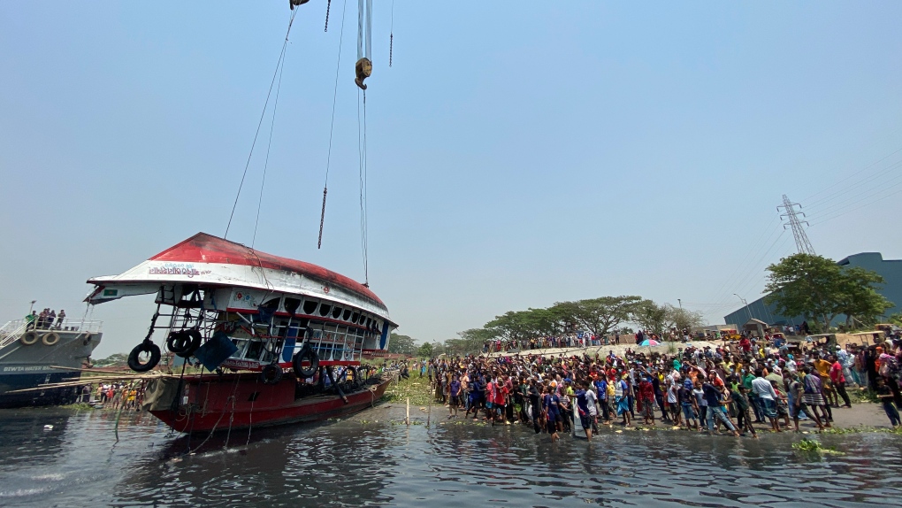 Ferry sinks in Bangladesh 