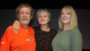 Richard Baron (left) with his wife, Belinda Chorney (centre), and daughter, Ashleigh Woytuik (right). (Courtesy: Ashleigh Woytuik)