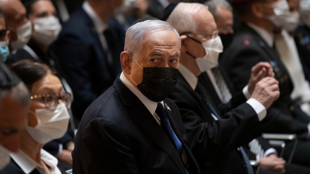 Israeli Prime Minister Benjamin Netanyahu, centre