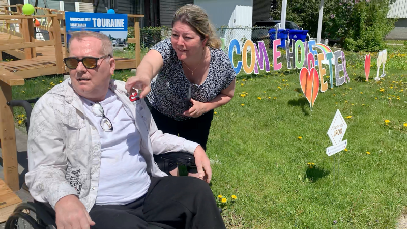 Family and friends held a drive-by parade to welcome Gatineau's Peter Simard home after nearly nine months in hospital with COVID-19. (Jackie Perez/CTV News Ottawa)