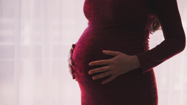 Rumah sakit Ontario mendesak orang hamil untuk mendapatkan vaksin, mengutip penerimaan bayi COVID