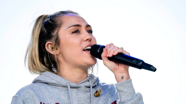 Miley Cyrus puede usar el nombre como marca comercial en Europa después de una larga cola