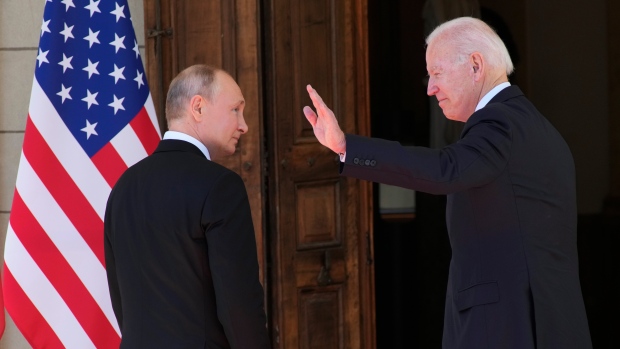 Putin, Biden plan high-stakes phone call in Ukraine crisis
