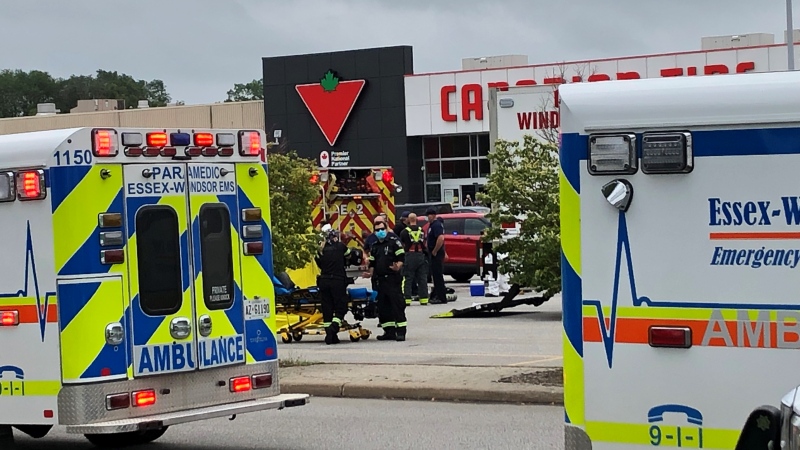 Windsor's Explosive Disposal Unit investigates active scene 8500 block of Tecumseh Road East in Windsor, Ont., on Tuesday, July 13, 2021. (Gary Archibald, CTV Windsor)