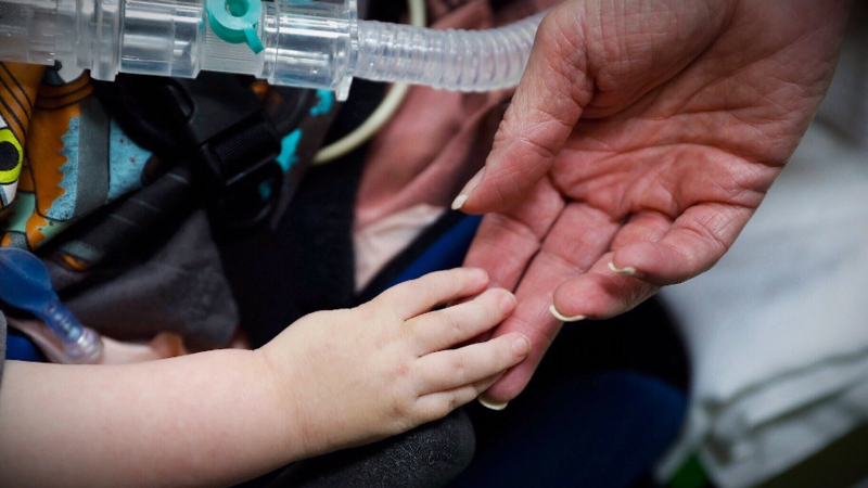 The number of children hospitalized with COVID-19 in the U.S. hit a record high of just over 1,900 on Saturday, leaving Canadian parents and doctors watching nervously. 