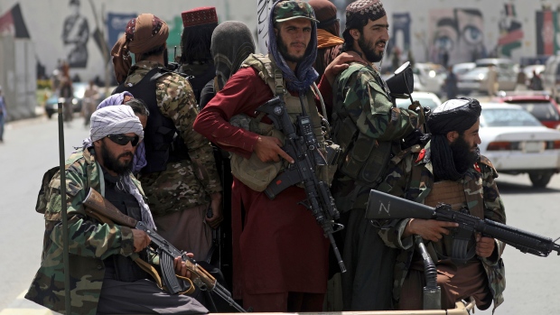 L’UE avverte i talebani di non aver riconosciuto il loro regime