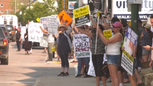 A protest attracted hundreds of people along Sherbrook Street outside the Health Sciences Centre on September 1, 2021. (Source: Scott Andersson/ CTV News Winnipeg)