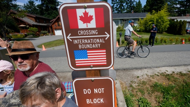 Canada-U.S. border impact uncertain after U.S. says foreign visitors will have to be vaccinated